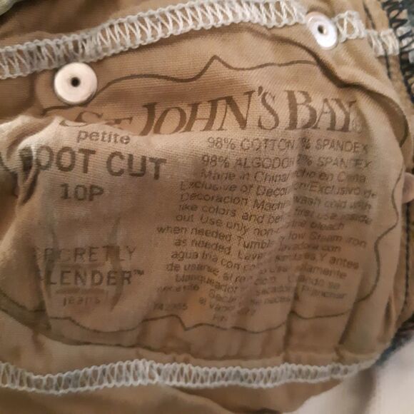 St Johns Bay Women's SIZE 10P Straight Leg Jeans Dark Wash Bootcut - Picture 13 of 15